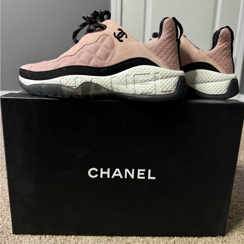 Women’s Chanel Fabric & Suede Calfskin Sneakers Pink Beige 37